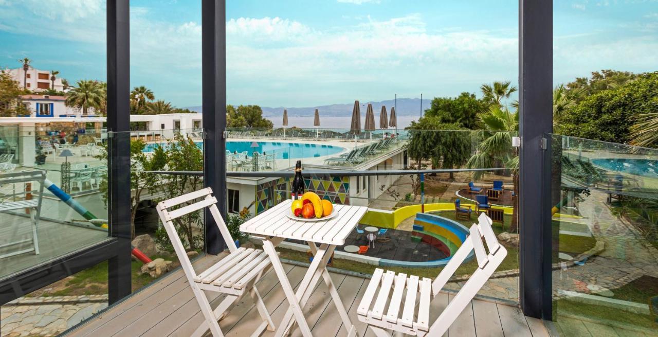 Charm Beach Hotel Акярлар Екстер'єр фото